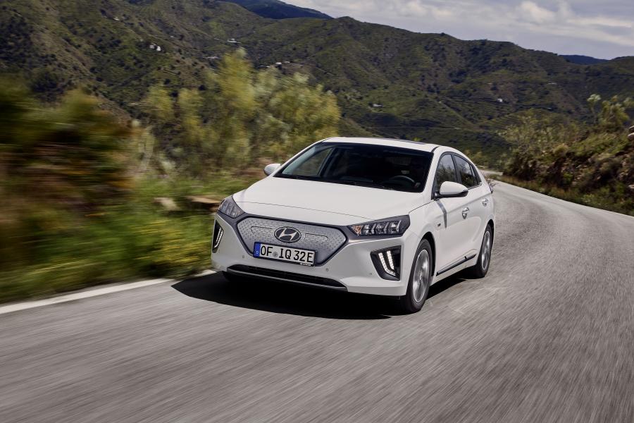  Hyundai IONIQ electric (AE) 2019 года  (WW) (фото 18 из 44)